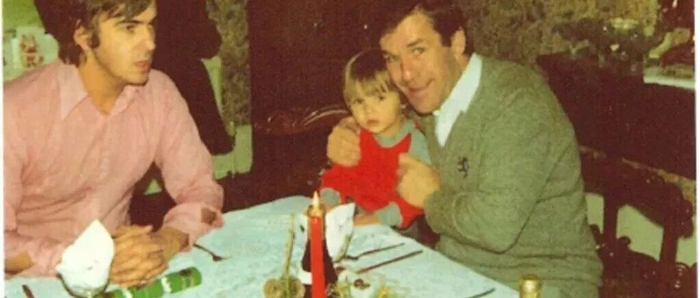 45年前圣诞节，一对夫妇请了个流浪汉进屋过节，没想到他一住就是一辈子...