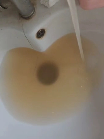 蓝田县北苍湾村一组自来水浑浊发黄