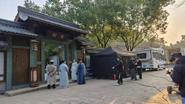 某古装短剧在横店的拍摄现场（本文所有图片由记者戴媛媛拍摄）