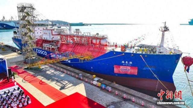 图为命名仪式。 宝巍 摄