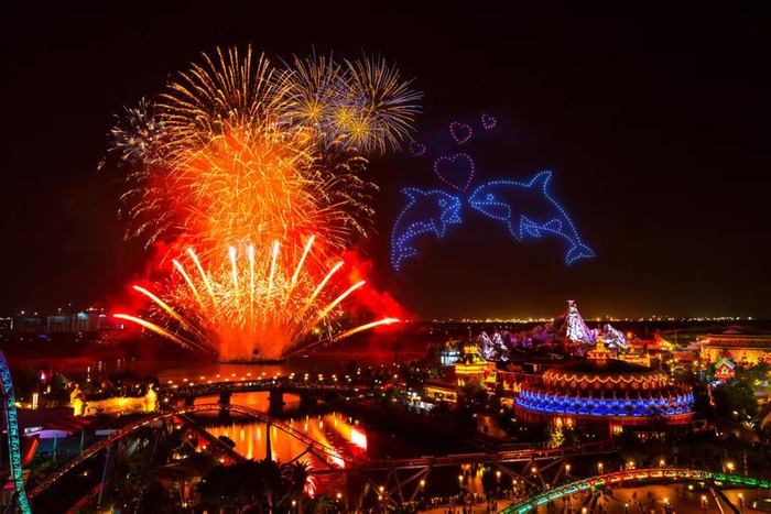 上海海昌公园烟花秀。受访者供图