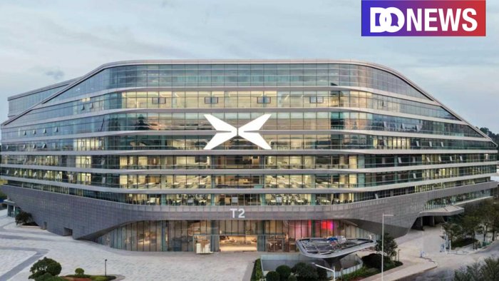 物理AI浪潮下，小鹏、特斯拉正在验证同一个答案