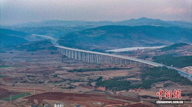 图为宣威至富源高速公路。云南建投集团 供图
