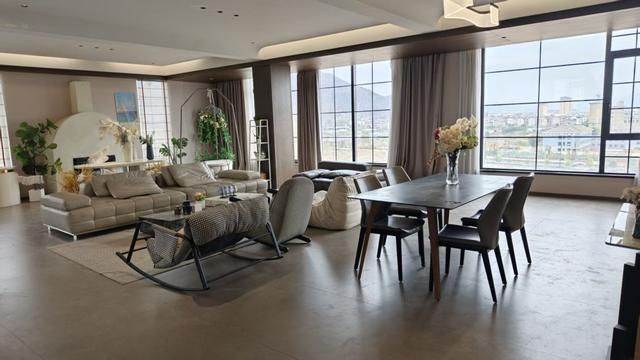 青芒果片场，霸总的‘家’。