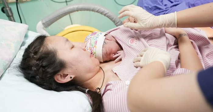 新年宝宝名叫“高兴”，愿喜乐相伴