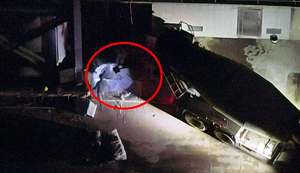 被检查后，企业连夜封堵下水管口。受访者 供图