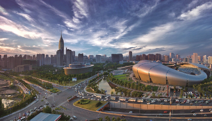 常州正以其务实与创新的特质，在全国人工智能产业版图上开拓属于自己的疆域，定义着“智能体+场景应用”的新标杆。 夏仁杰 摄