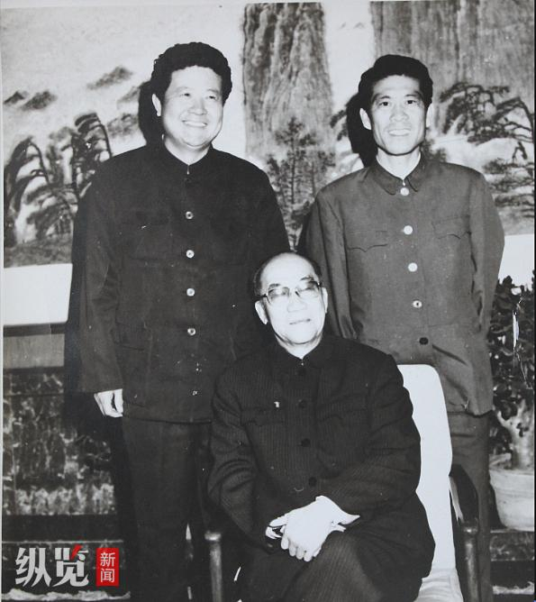 图为侯宝林（前排）、李如刚（后排右一）、康达夫（后排左一）。 祁建国提供