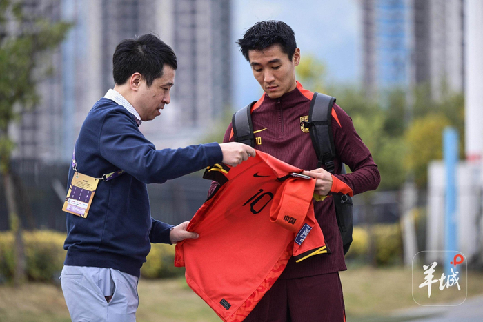 △ 1月5日，国足在肇庆新区体育中心开展集训