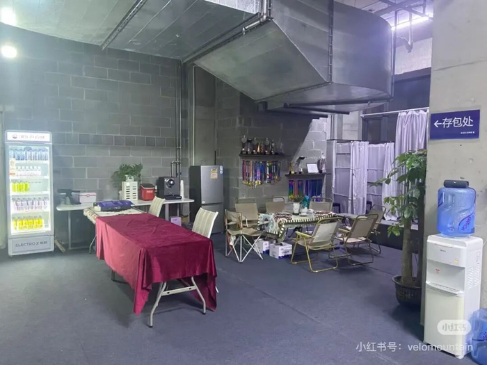 维乐体育场馆内的社交空间