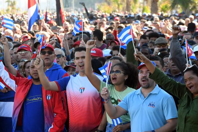 当地时间2026年1月3日，在古巴首都哈瓦那，民众参加集会活动谴责美国军事入侵委内瑞拉。新华社 图