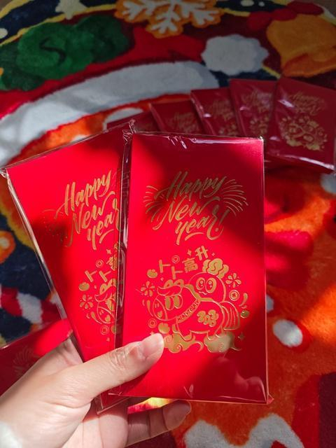 王子欣设计定制的红包封面。受访者供图