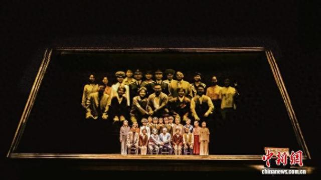 话剧《父母爱情》剧照。 南京市话剧团供图