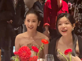 陈妍希颖儿同框出席品牌晚宴，男粉丝称赞狙击蝴蝶造型