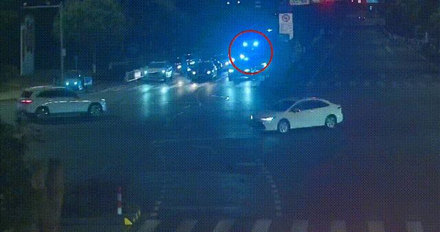 10辆私家车“神同步”！这一幕，太燃了