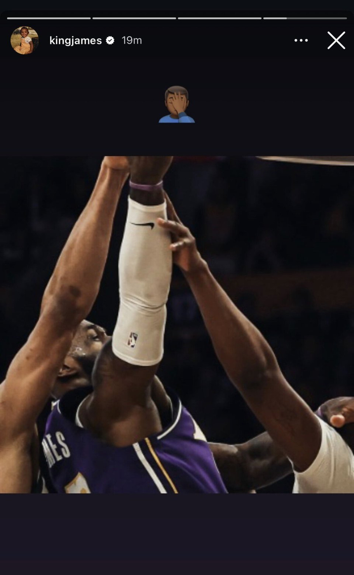 詹姆斯社媒发图影射裁判关键判罚失误，NBA：打手打没犯规_财经头条