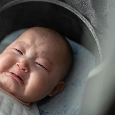 2岁宝宝深夜“电力十足”，全家崩溃！ 婴幼儿入睡难题该怎么破