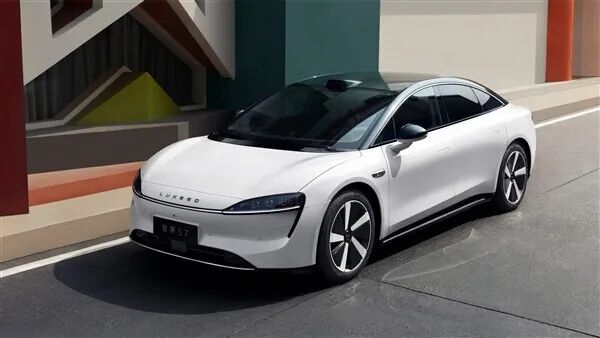 华为三大嫡系智界、问界、阿维塔，到底有啥不一样？