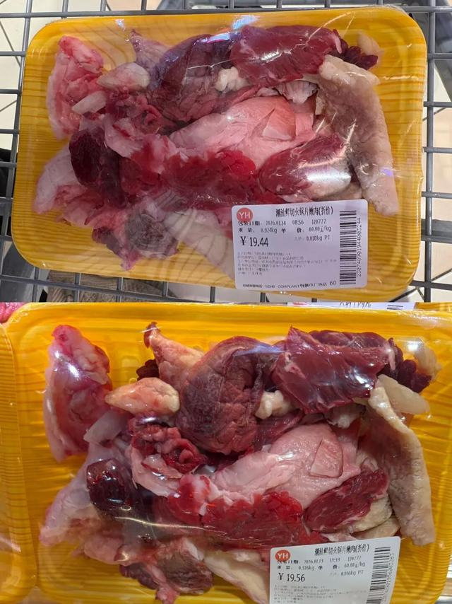 消费者提供的第二组对比照“潮汕鲜切火锅片嫩肉”。（吴先生供图）