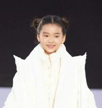 高舒乔[高云翔、董璇的女儿]|维和防暴队|陈奕橦|墨雨云间|流量剧|小酒窝_手机新浪网