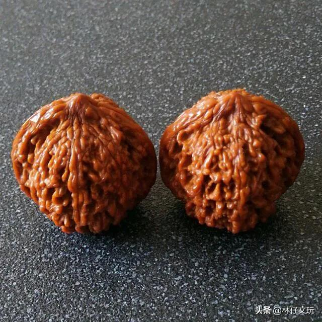 文玩核桃盘玩多久才能红透?_财经头条
