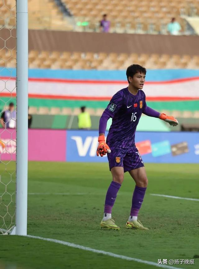 1月17日，中国队门将李昊在比赛中。新华社记者 王海洲 摄