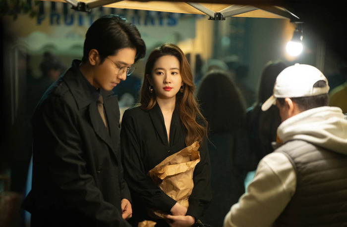 上图：新版《玫瑰的故事》对原著小说有较大改动。