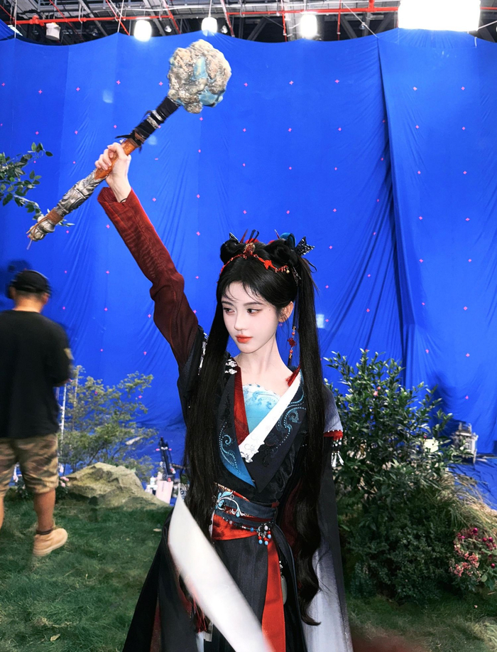 250831 鞠婧祎新剧引发粉丝热烈期待,古装造型与演技获