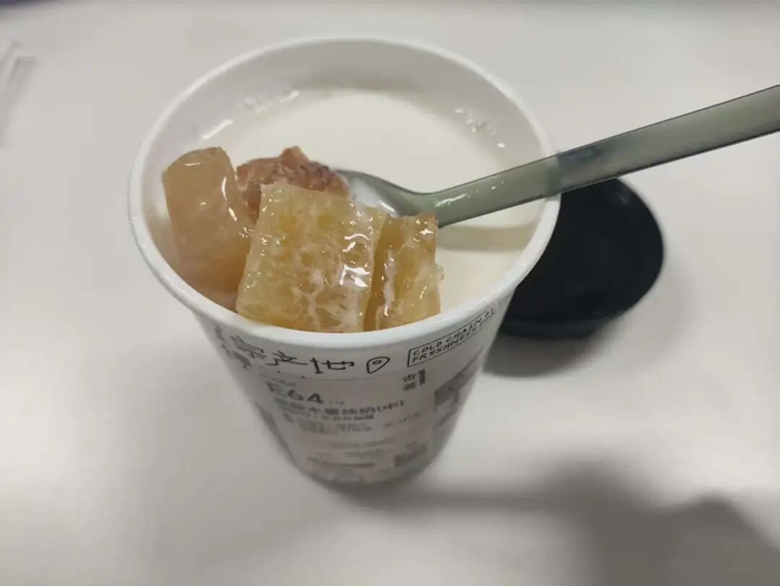 古茗桃胶木薯炖奶里的木薯，图源：红餐供应链指南摄