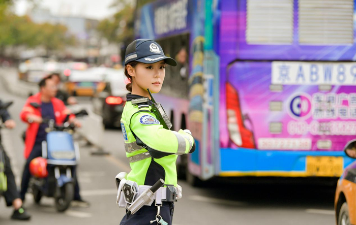 女铁骑交警在交通疏导、应急处置中发挥了重要作用。北京交警供图