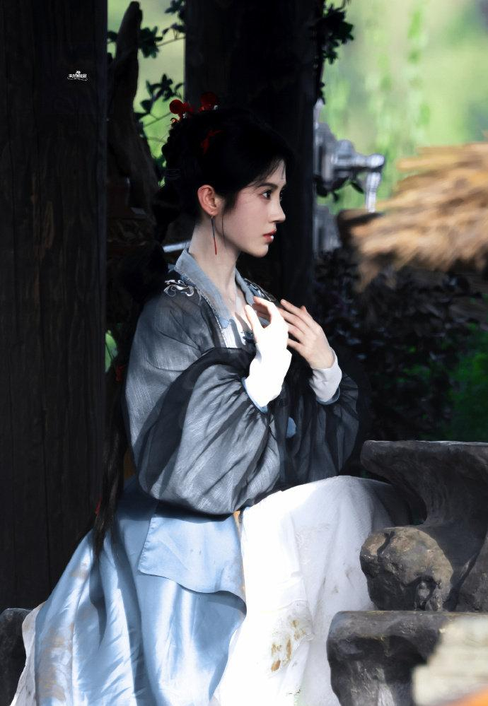 250708 鞠婧祎新剧《来战》橘色古装造型曝光,灵动可爱