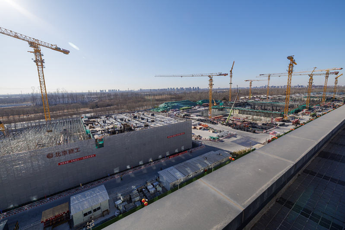 1月20日，北京建工承建的鲜活农产品流通中心二期项目施工现场。新京报记者 王子诚 摄