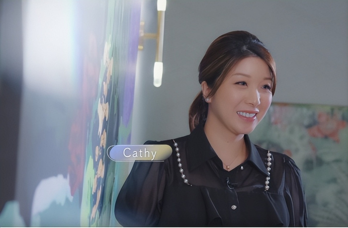 香港女星宣布离婚不足两月,火速搭上霸道总裁,曾患上躁郁症|胡家慧|胡家惠|邱仲平|男友|女儿_新浪娱乐_新浪新闻