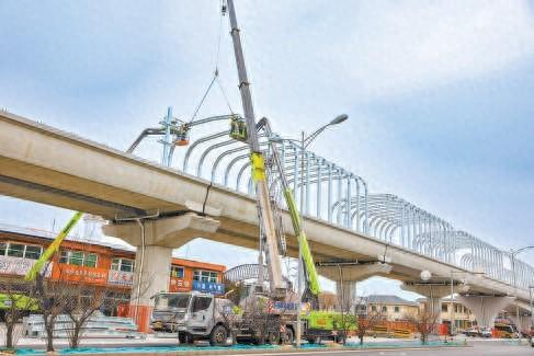 轨道交通22号线平谷段正在紧锣密鼓地施工中。本报记者 潘之望摄