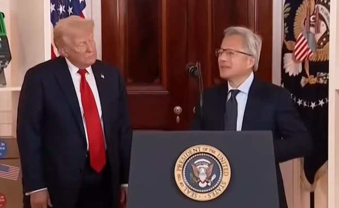 特朗普在白宫会晤黄仁勋 视频截图