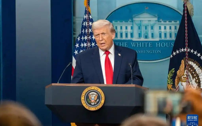 ��1��20�գ��������׶���ʢ�ٰ׹���������ͳ�����ճ�ϯ���߻ᡣͼ/�»���