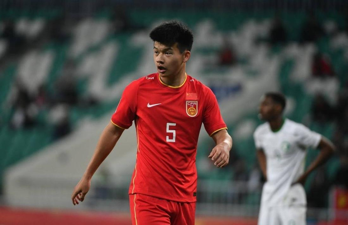 U23亚洲杯决赛夜,武汉黄陂伢刘浩帆首发!启蒙教练:他从小就有亮剑精神|足球|武汉市|杨涛|黄陂区|中国亚洲杯_新浪体育_新浪新闻