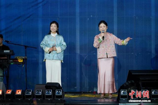 “年轮”演唱会现场。中新社记者 张强 摄