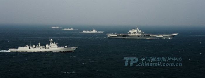2013年12月，参与航母编队首次南海演训的116舰