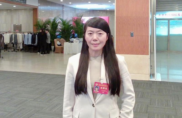 北京两会 | 市政协委员刘安琪：建议统筹资源支持工业企业转型发展工业旅游|北京市|产业|公园|成本|遗产_新浪新闻