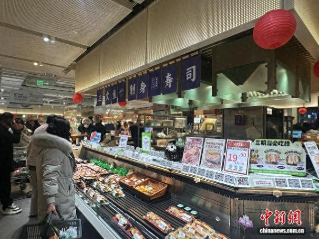 图为鲜风生活郑州某门店消费场景。王佳宁 摄