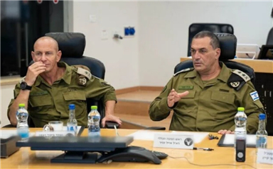 △以军北方司令部司令拉菲·米洛（左）