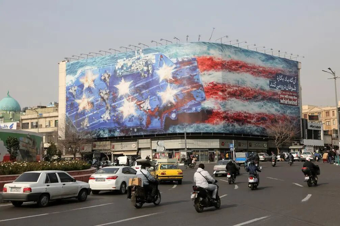 1月25日拍摄的伊朗首都德黑兰街景。新华社发