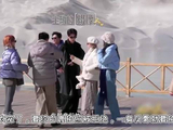 范丞丞别太宠了，要给白鹿拍照被拒绝，一身反骨就要拍丨奔跑吧