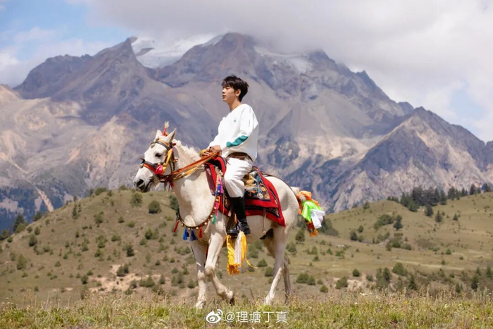 图源：@理塘丁真