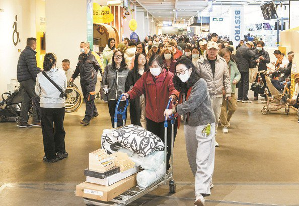             宝山宜家清仓现场 本版摄影本报记者 陈梦泽          