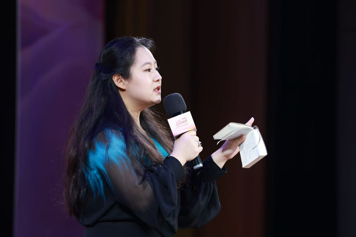 1月28日，“善意回响·新京报2025年度公益致敬礼”上，段睿发表演讲。新京报记者 郭延冰 摄