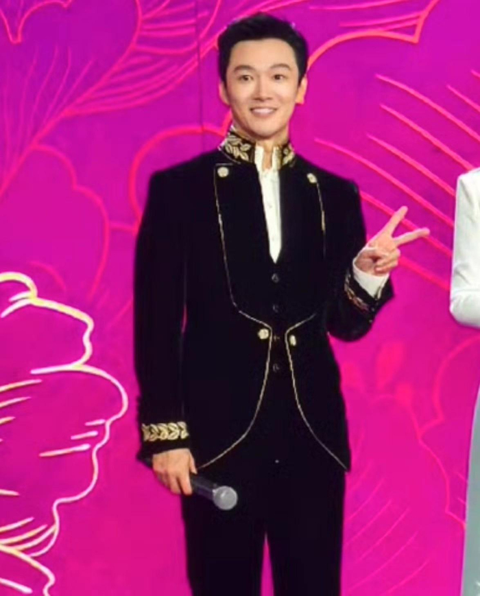  打开网易新闻 查看精彩图片 