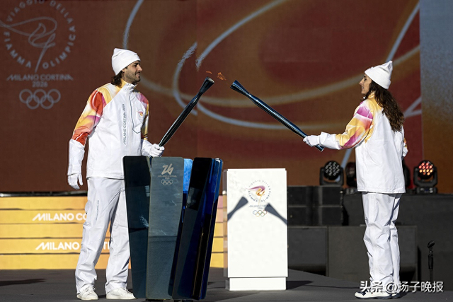 当地时间2025年12月6日，米兰-科尔蒂纳冬奥会火炬传递活动在意大利首都罗马启动。图源：视觉中国