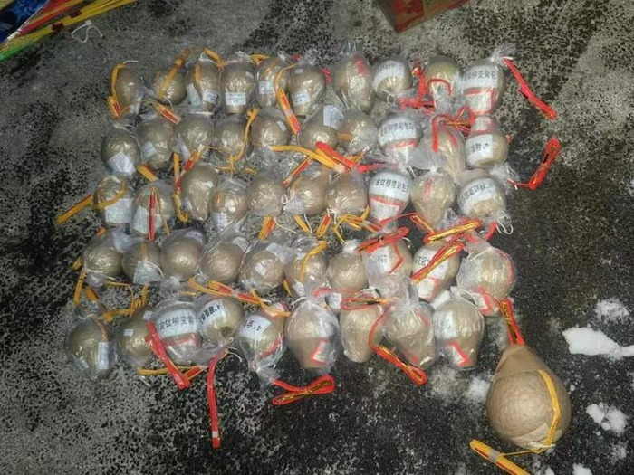 内含火药的礼花弹。沈阳警方供图